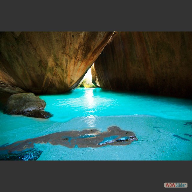 bath pool glow